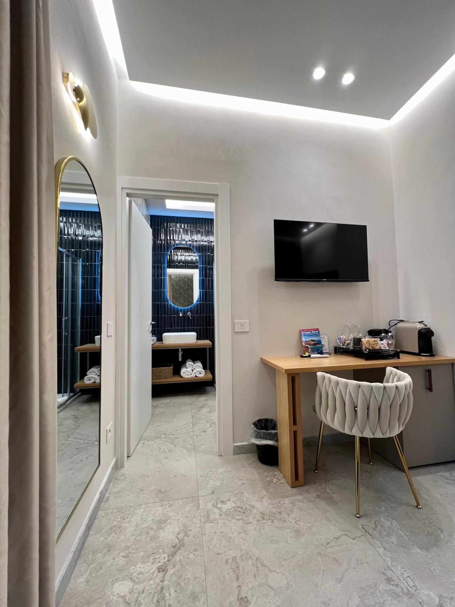 Elegant Rooms La Spezia Exterior photo